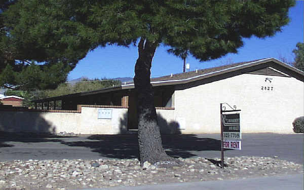 2811-2827 E Fort Lowell Rd in Tucson, AZ - Foto de edificio