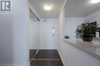 45 Sunrise Ave in Toronto, ON - Building Photo - Building Photo