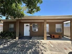 1935 Ricardo Ave in Ft. Myers, FL - Building Photo