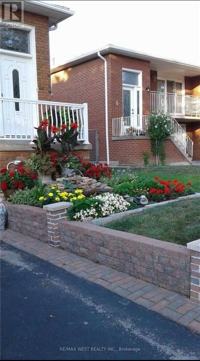 4 Dantek Ct in Brampton, ON - Building Photo - Building Photo