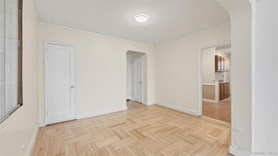 2190 Boston Rd in Bronx, NY - Building Photo - Building Photo