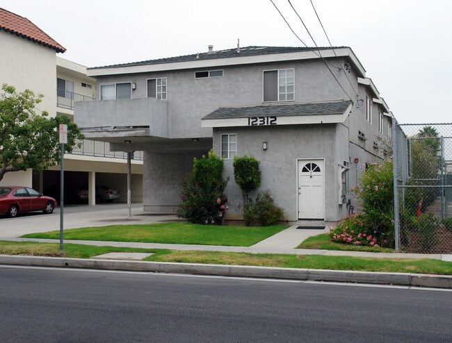 12312 Grevillea in Hawthorne, CA - Building Photo - Building Photo