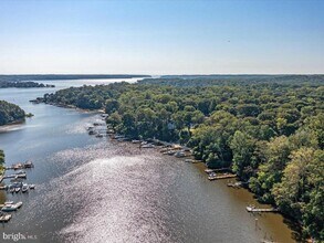 922 Waterview Dr in Crownsville, MD - Building Photo - Building Photo