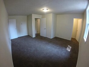 921 102nd St S-Unit -201 in Tacoma, WA - Building Photo - Building Photo