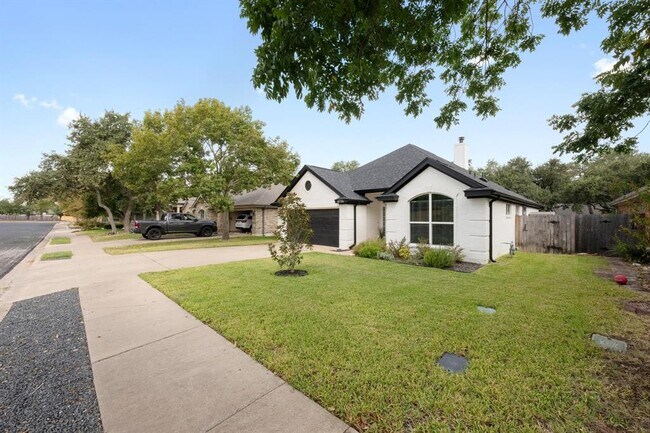 8716 Bobcat Dr in Round Rock, TX - Building Photo - Building Photo