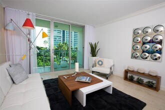 1550 Brickell Ave in Miami, FL - Building Photo - Building Photo