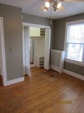 94 Glenwood Ave, Unit Apt 3 in Portland, ME - Foto de edificio - Building Photo