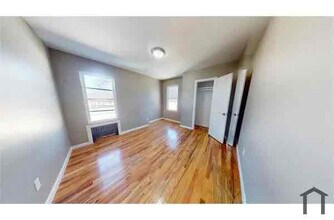 61 Roe St in Staten Island, NY - Building Photo - Building Photo