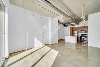 2001 S Biscayne Blvd in Miami, FL - Building Photo - Building Photo