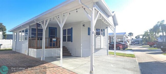 5362 SE 65th Ave in Okeechobee, FL - Building Photo - Building Photo