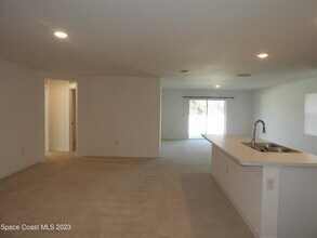 690 San Filippo Dr SE in Palm Bay, FL - Building Photo - Building Photo