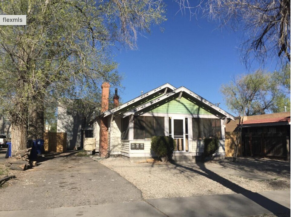 213 Princeton Dr SE in Albuquerque, NM - Building Photo