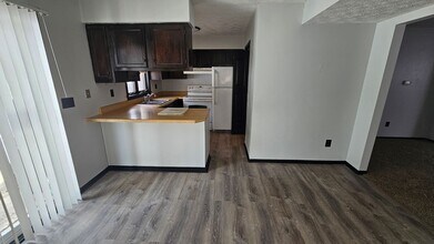 63-69-69 Chambers Rd in Ontario, OH - Building Photo - Building Photo