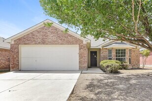 4557 Wheatland Dr in Fort Worth, TX - Building Photo