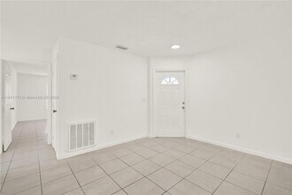 941 SW 7th Ct in Florida City, FL - Building Photo - Building Photo