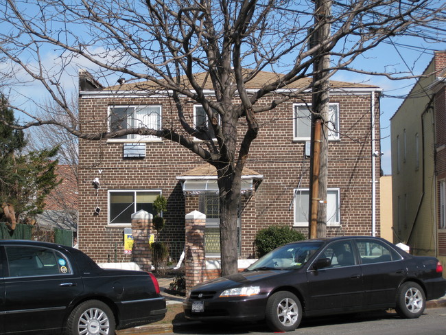 65-29 Maurice Ave in Flushing, NY - Building Photo - Building Photo