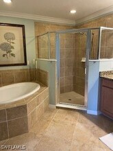 3149 Aviamar Cir in Naples, FL - Foto de edificio - Building Photo