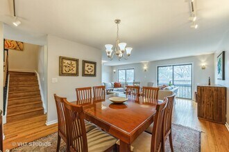 218 Charles Pl in Wilmette, IL - Building Photo - Building Photo
