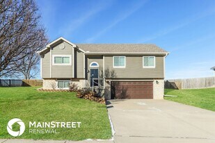 19306 Corbyn Ln in Smithville, MO - Building Photo