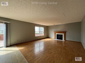 7693 Brunfield Dr in Columbus, OH - Building Photo - Building Photo