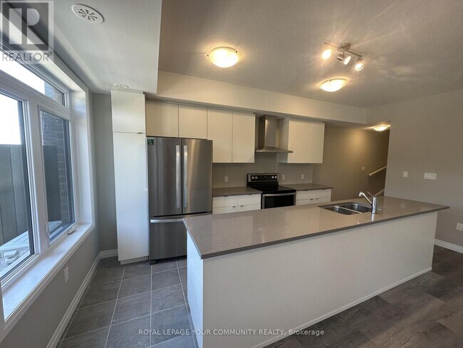 70 Thatcher Dr in Guelph, ON - Building Photo - Building Photo