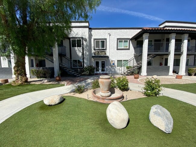 Premier of West Lancaster in Lancaster, CA - Foto de edificio - Building Photo