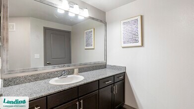 650 S Main St, Unit 1354 in Fort Worth, TX - Foto de edificio - Building Photo