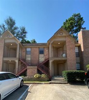 2401 Sycamore Ave in Huntsville, TX - Building Photo