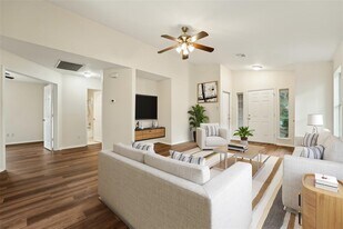 11201 Canterbury Tales Ln in Austin, TX - Building Photo