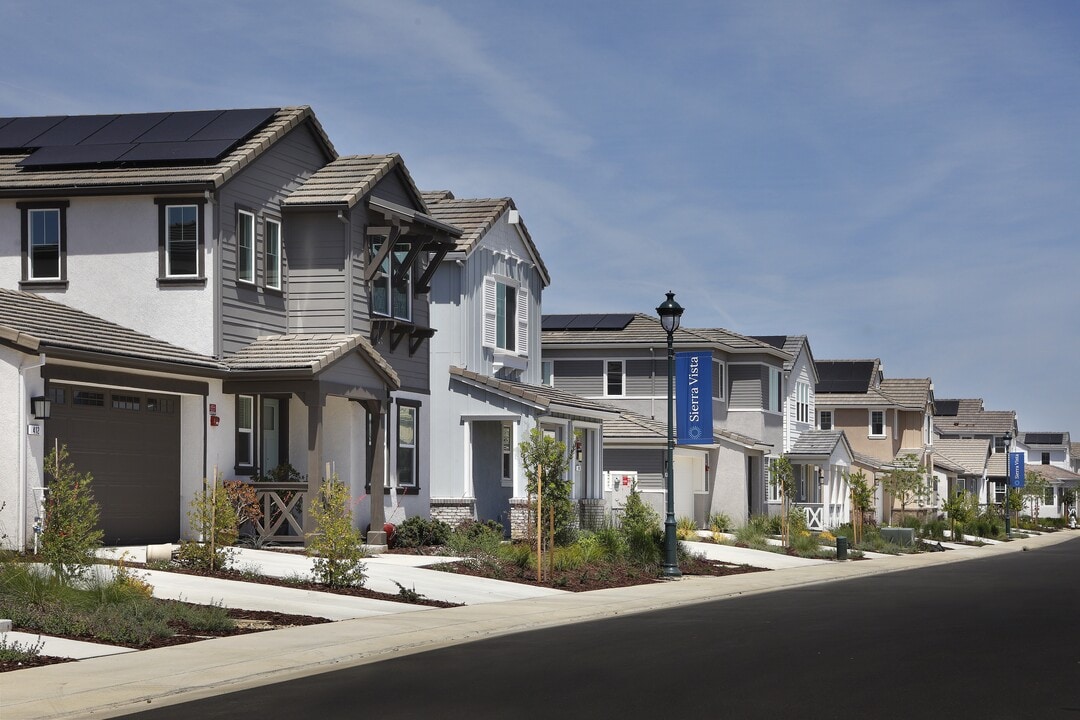 Sierra Vista in Vacaville, CA - Foto de edificio