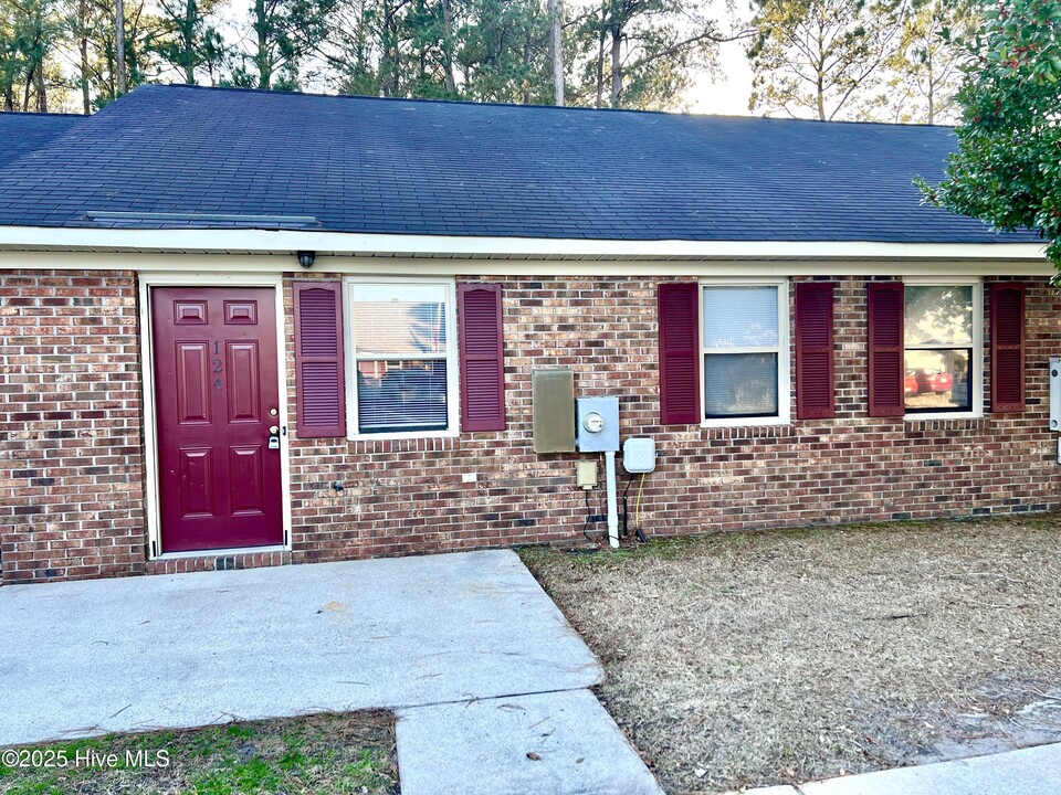 124 Marlene Dr in Jacksonville, NC - Building Photo