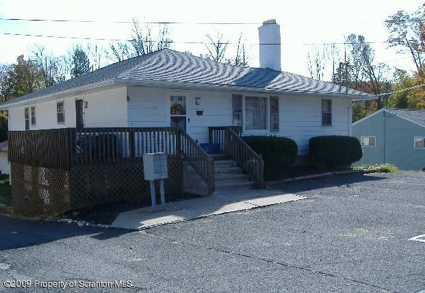 523-525 Winola Rd in Clarks Summit, PA - Building Photo