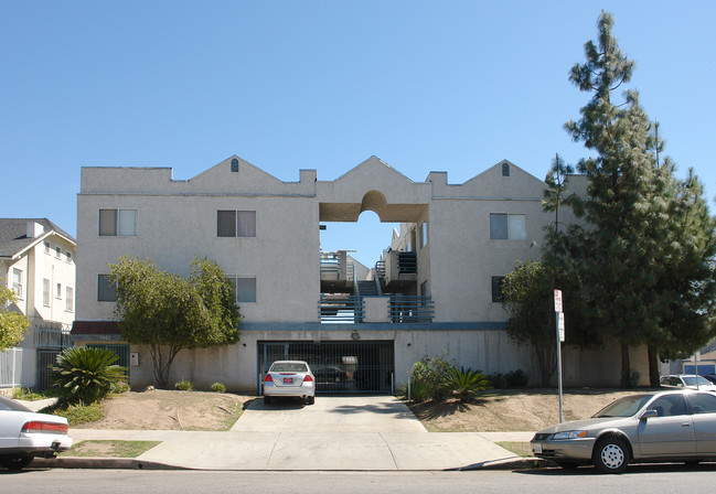 1002 N Alexandria Ave in Los Angeles, CA - Foto de edificio - Building Photo