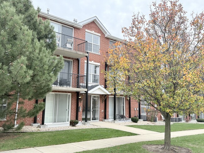 16661 Liberty Cir, Unit 3S in Orland Park, IL - Foto de edificio - Building Photo