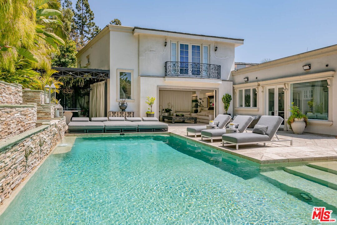 727 Alta Dr in Beverly Hills, CA - Foto de edificio