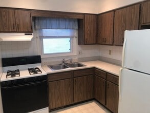 200 S Grove St in Normal, IL - Building Photo - Building Photo