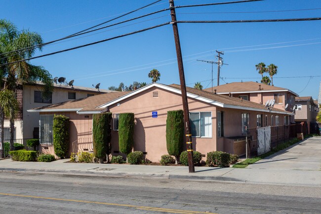 1735 Obispo Ave in Long Beach, CA - Building Photo - Primary Photo