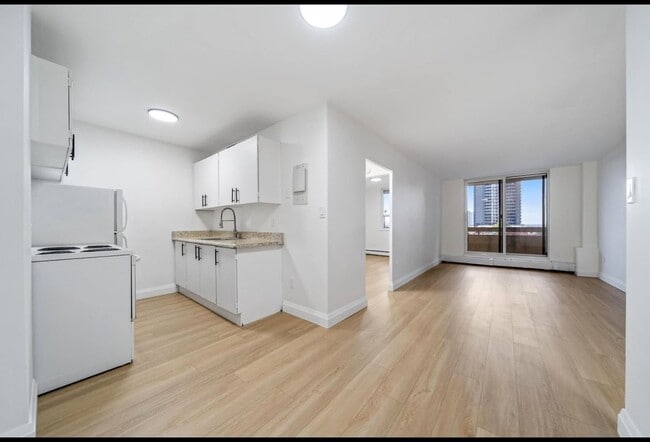 223 Jackson St W in Hamilton, ON - Building Photo - Building Photo