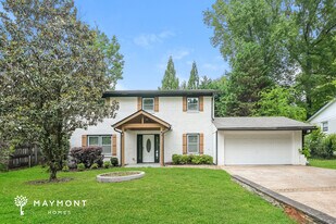3667 Manhattan Dr in Decatur, GA - Building Photo