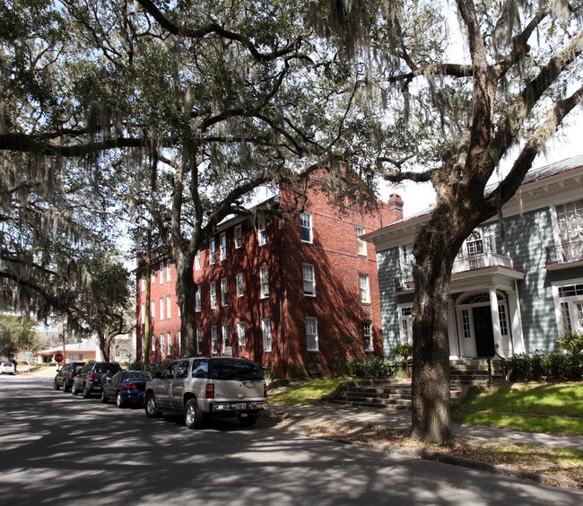 Court Apartments in Savannah, GA - Foto de edificio - Building Photo