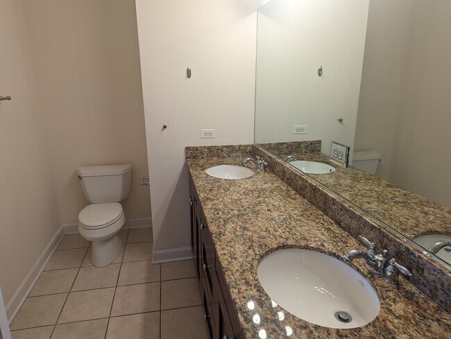 1438 W Belmont Ave in Chicago, IL - Building Photo - Building Photo