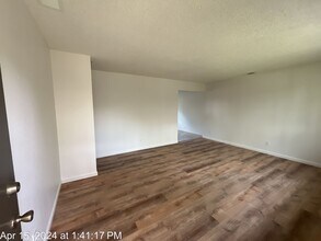 6221 Casita Ave in Carmichael, CA - Building Photo - Building Photo