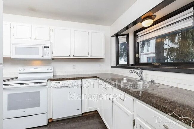 627 N Klevin St in Anchorage, AK - Building Photo - Building Photo