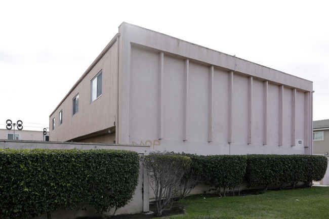 7152 Main St in Westminster, CA - Foto de edificio - Building Photo