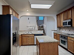 5805 Kiger Dr in Grand Prairie, TX - Foto de edificio - Building Photo