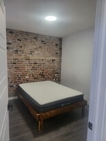 4831 Saint-Urbain Rue in Montréal, QC - Building Photo