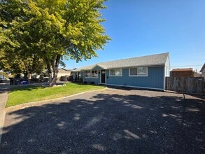921 S Green St in Kennewick, WA - Foto de edificio - Building Photo