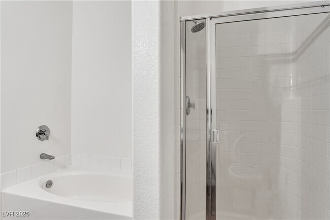 5650 E Sahara Ave in Las Vegas, NV - Building Photo - Building Photo