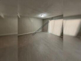 304 E Locust St in Cabot, AR - Building Photo