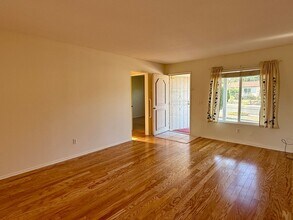 4591 Sunrise Ridge in Oceanside, CA - Foto de edificio - Building Photo